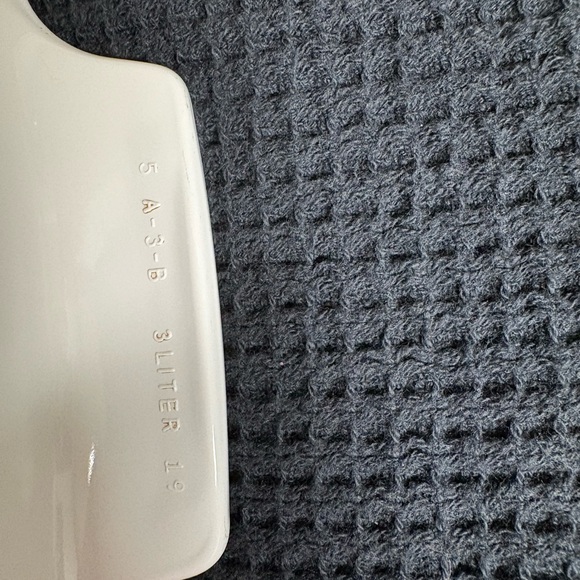 Corningware Floral Casserole Dish with Glass Lid - Picture 9 of 16